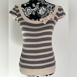 Vintage cream/gray striped scoop neck sweater with bow